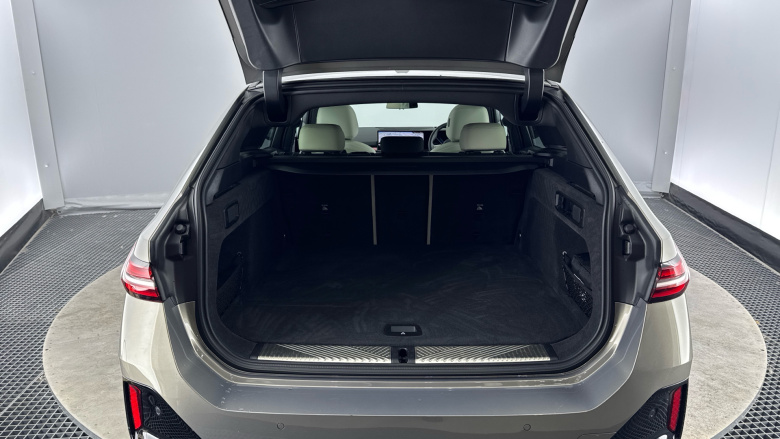 BMW i5 250kW eDrive40 M Sport 84kWh 5dr Auto Electric Estate